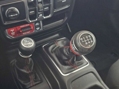 Used 2020 Jeep Gladiator Rubicon image 31