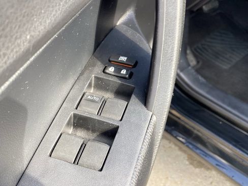 Used 2018 Toyota Corolla SE image 45