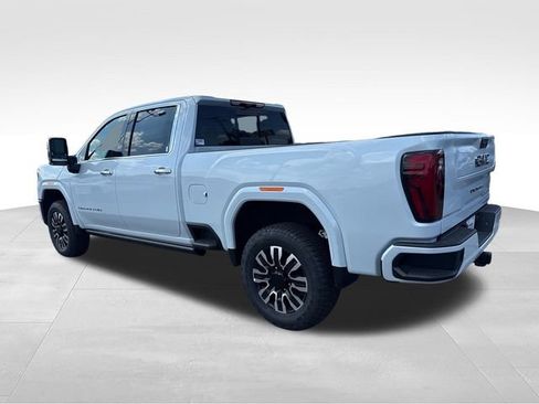 New 2026 GMC Sierra 2500 Denali Ultimate AWD/4WD image 3