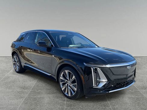 New 2026 Cadillac Lyriq Signature Luxury image 7