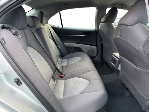Used 2020 Toyota Camry LE image 14