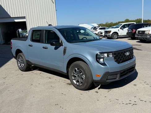 New 2025 Ford Maverick XLT w/ XLT Luxury Package AWD/4WD image 2