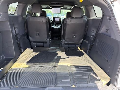 Used 2021 Toyota Sienna XSE w/ XSE Plus Package FWD image 16