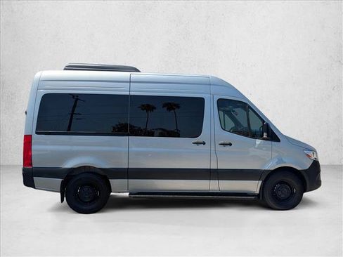 Used 2025 Mercedes-Benz Sprinter 2500 image 4