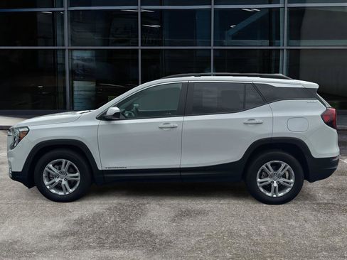 Used 2022 GMC Terrain SLE w/ Driver Convenience Package FWD image 5