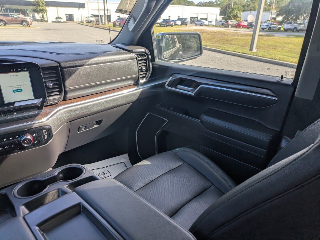 Used 2025 GMC Sierra 1500 SLT AWD/4WD image 47
