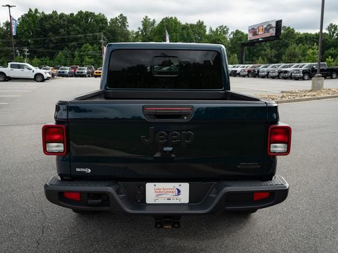 Used 2025 Jeep Gladiator Mojave AWD/4WD image 8