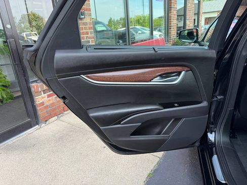 Used 2013 Cadillac XTS Premium FWD image 20
