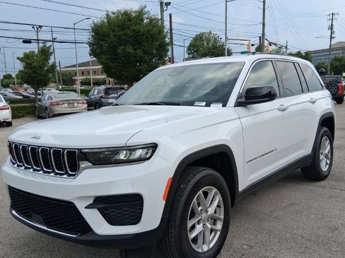 New 2026 Jeep Grand Cherokee Laredo w/ Trailer Tow Package AWD/4WD image 6