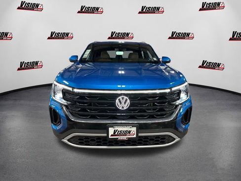 Used 2024 Volkswagen Atlas Cross Sport SE w/ Panoramic Sunroof Package image 2