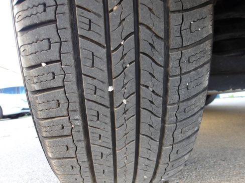 Used 2015 Jeep Cherokee Latitude w/ Comfort/Convenience Group FWD image 39