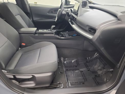 Used 2025 Toyota Prius LE image 14