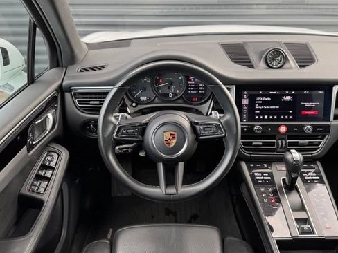 Used 2022 Porsche Macan AWD/4WD image 18