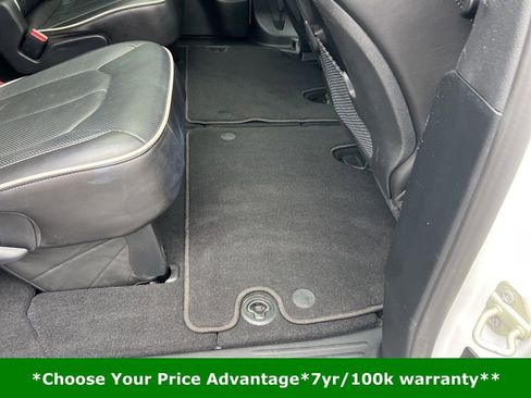 Certified 2025 Chrysler Pacifica Limited image 19