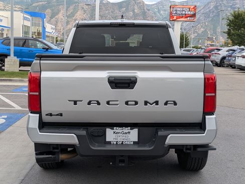 Used 2024 Toyota Tacoma TRD Sport AWD/4WD image 7