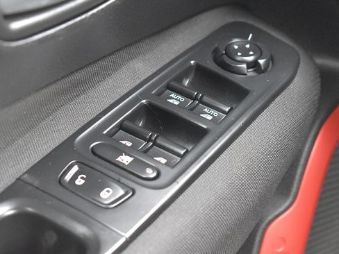 Used 2016 Jeep Renegade Trailhawk w/ Premium Trailhawk Package AWD/4WD image 54
