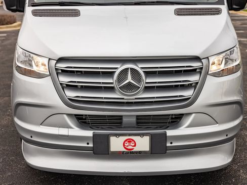 Used 2019 Mercedes-Benz Sprinter 170 w/ Premium Plus Package image 4
