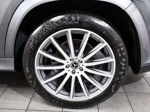 Used 2025 Mercedes-Benz GLS 450 4MATIC image 8