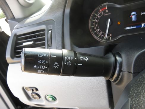 Used 2016 Honda Pilot Touring image 18