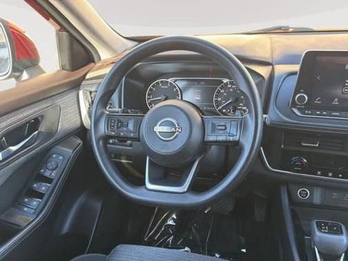 Used 2023 Nissan Rogue SV AWD/4WD image 12