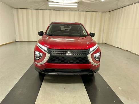 Used 2023 Mitsubishi Eclipse Cross LE image 3