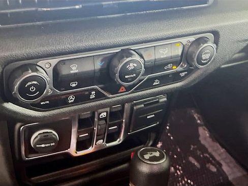 Used 2024 Jeep Wrangler Unlimited Sport AWD/4WD image 13