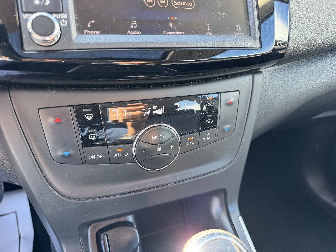 Used 2019 Nissan Sentra SV w/ Special Edition Package FWD image 13