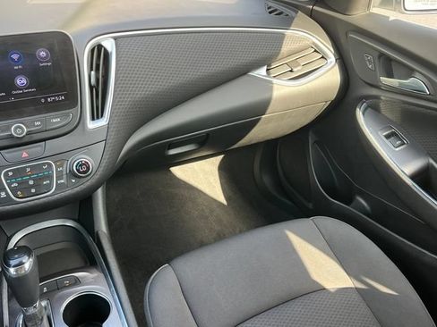 Used 2019 Chevrolet Malibu LT w/ Driver Confidence Package II FWD image 28