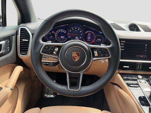Used 2023 Porsche Cayenne Platinum Edition AWD/4WD image 12