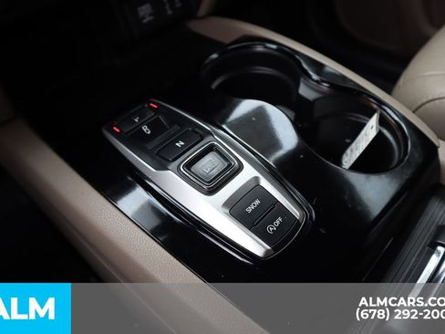 Used 2018 Honda Pilot Touring image 32