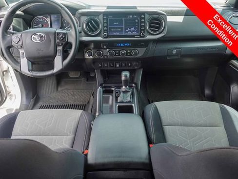 Certified 2021 Toyota Tacoma TRD Off-Road w/ Technology Package AWD/4WD image 4