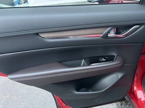 New 2025 MAZDA CX-5 Signature image 31