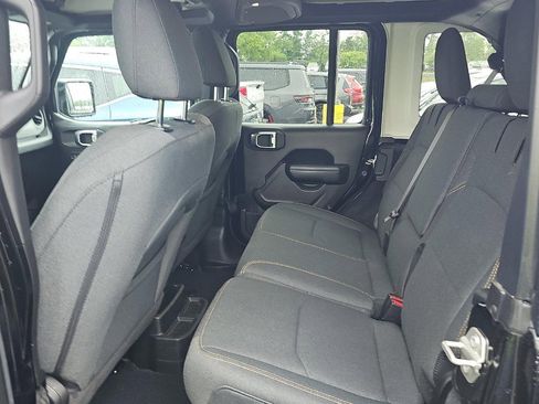 Used 2024 Jeep Wrangler Unlimited AWD/4WD image 10