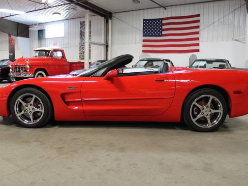Used 2004 Chevrolet Corvette Convertible w/ Preferred Equipment Group image 23