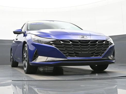 Certified 2022 Hyundai Elantra Limited image 47