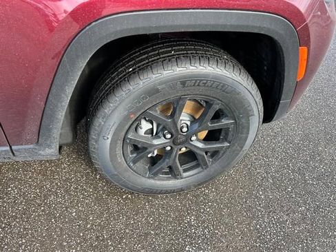 New 2026 Jeep Grand Cherokee Altitude image 33