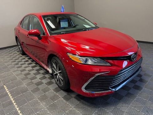 Used 2024 Toyota Camry XLE image 2