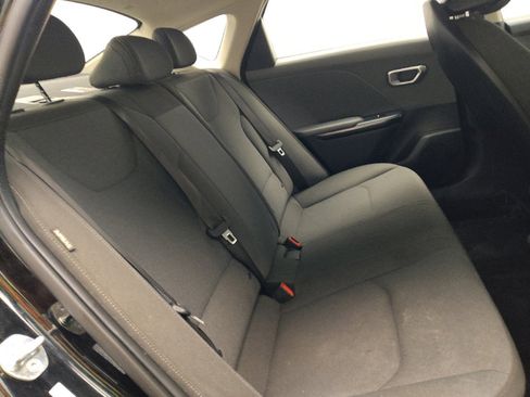 Used 2025 Kia K4 FWD image 19