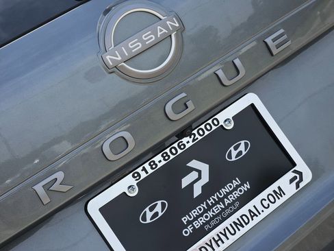 Used 2024 Nissan Rogue S FWD image 7