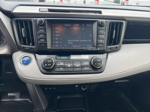 Used 2018 Toyota RAV4 XLE w/ Convenience Package AWD/4WD image 29