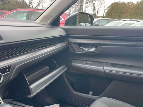 Certified 2025 Honda CR-V EX image 33