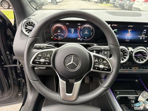 Used 2023 Mercedes-Benz GLA 250 4MATIC image 23