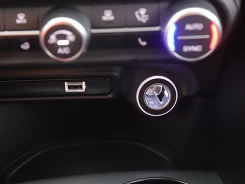 Used 2024 Alfa Romeo Giulia Ti AWD/4WD image 25