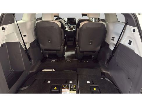 Used 2024 Toyota Sienna XSE AWD/4WD image 7
