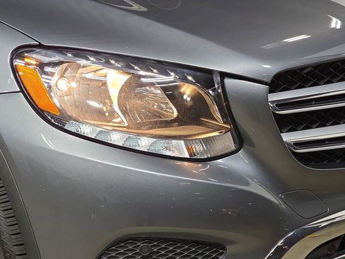 Used 2018 Mercedes-Benz GLC 300 image 12
