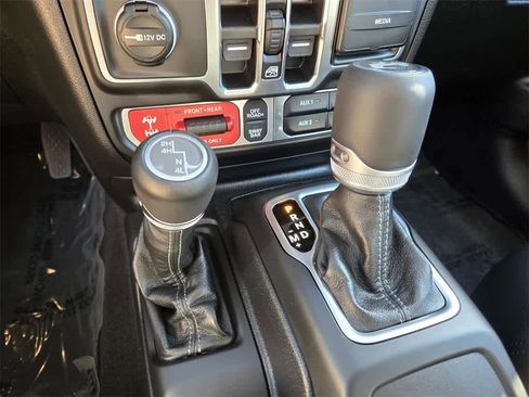 New 2025 Jeep Wrangler Unlimited Rubicon w/ XTREMEE 35" Tire Package image 16