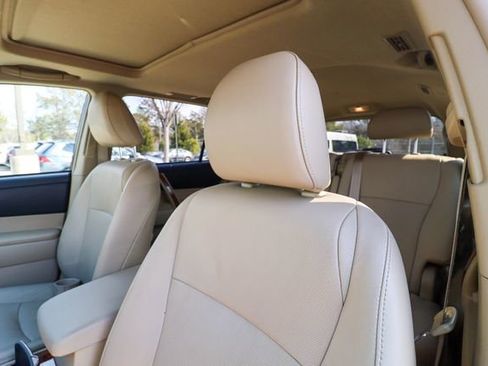Used 2013 Toyota Highlander Limited image 26