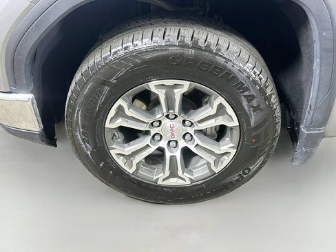 Used 2025 GMC Sierra 1500 SLT AWD/4WD image 8