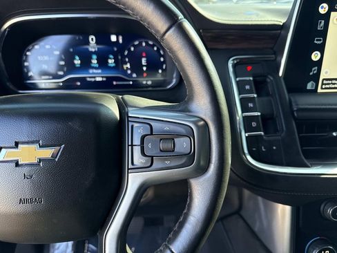 Used 2022 Chevrolet Suburban LT image 32