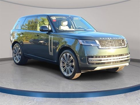 New 2026 Land Rover Range Rover SE image 3